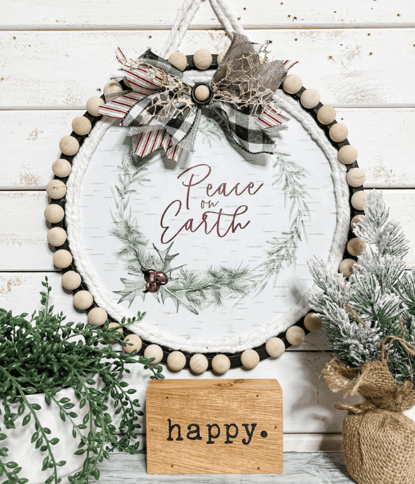 Dollar Tree Merry and Bright Pizza Pan Decor - Manda Panda Projects