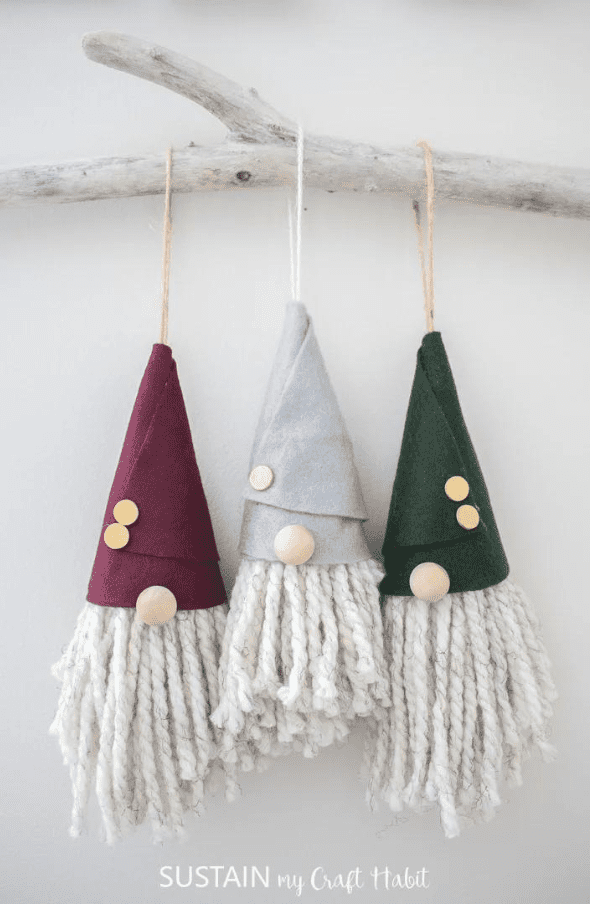 25 Easy How To Make DIY Christmas Gnomes Tutorials - I Luve It